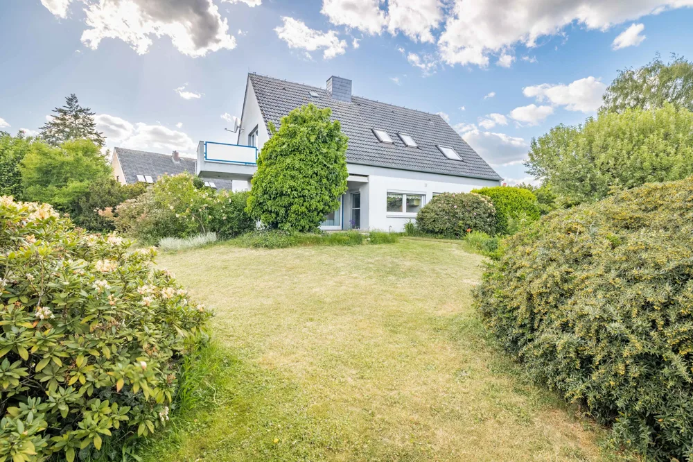 Solides Ein- bis Zweifamilienhaus mit großem Grundstück in Bissendorf, Wedemark - Silke Hanebuth Immobilien